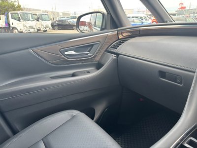 صورة 39 لـ 2025 Toyota ALPHARD