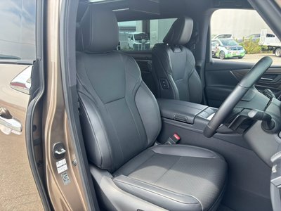 صورة 14 لـ 2025 Toyota ALPHARD