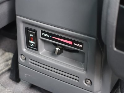 2015 Toyota LAND CRUISER 70 — миниатюра 31