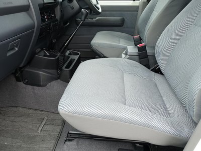 2015 Toyota LAND CRUISER 70 — миниатюра 34