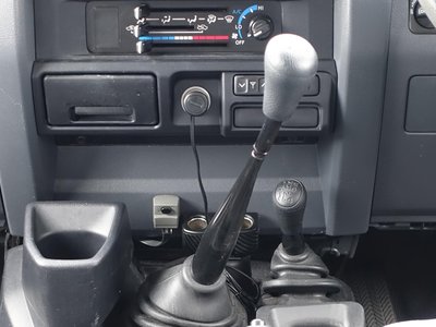 2015 Toyota LAND CRUISER 70 — миниатюра 18