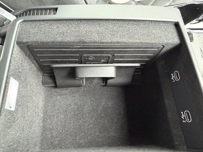 2022 AUDI A8 缩略图 44