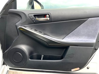 2022 Lexus IS thumbnail 44