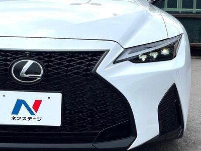 2022 Lexus IS thumbnail 28
