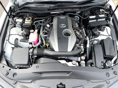 2022 Lexus IS thumbnail 23