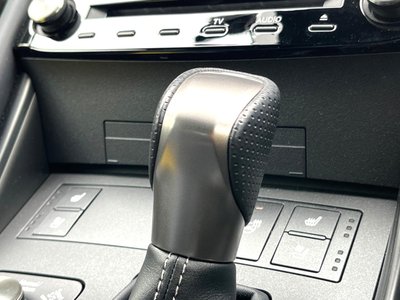 2022 Lexus IS thumbnail 63