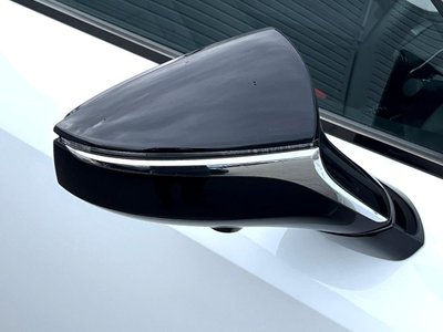 2022 Lexus IS thumbnail 36