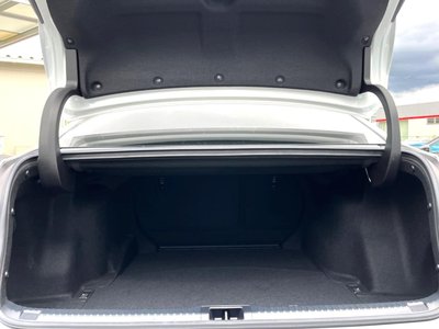 2022 Lexus IS photo 16