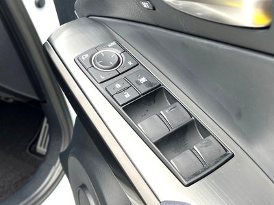 2022 Lexus IS thumbnail 45