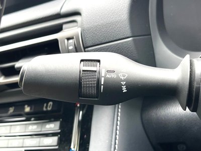 2022 Lexus IS thumbnail 49
