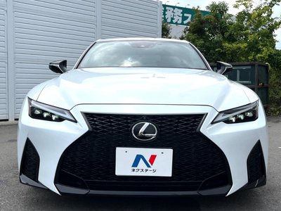 2022 Lexus IS thumbnail 17