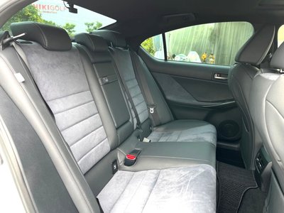 2022 Lexus IS photo 15