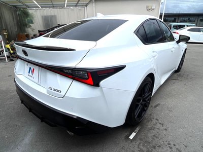 2022 Lexus IS thumbnail 22