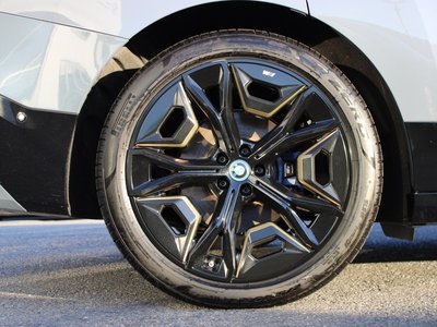2024 BMW IX — миниатюра 8