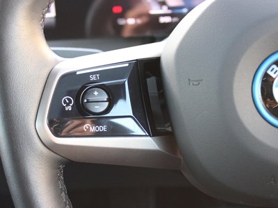 2024 BMW IX — миниатюра 32