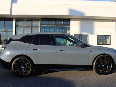 2024 BMW IX — миниатюра 12