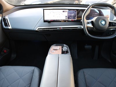 2024 BMW IX — миниатюра 29