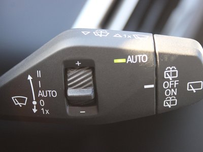 2024 BMW IX — миниатюра 37