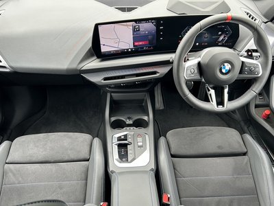 2025 BMW 1 SERIES photo 3