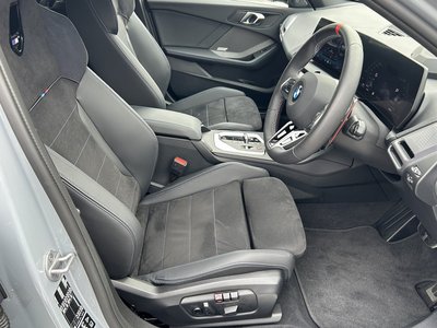 2025 BMW 1 SERIES thumbnail 24
