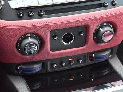 2011 ROLLS-ROYCE GHOST photo 69