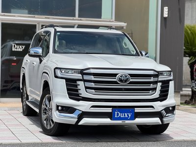 2023 Toyota LAND CRUISER 300 photo 6