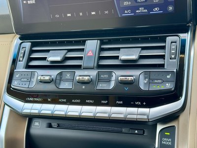 2023 Toyota LAND CRUISER 300 thumbnail 65