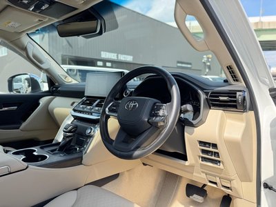 2023 Toyota LAND CRUISER 300 thumbnail 50