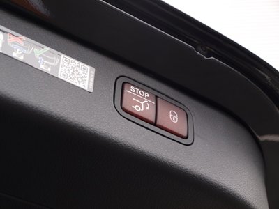 2025 Mercedes-BENZ C-CLASS AMG 照片 42