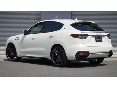 2022 Maserati LEVANTE thumbnail 3
