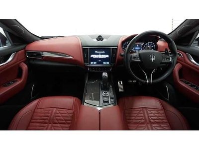 2022 Maserati LEVANTE thumbnail 8
