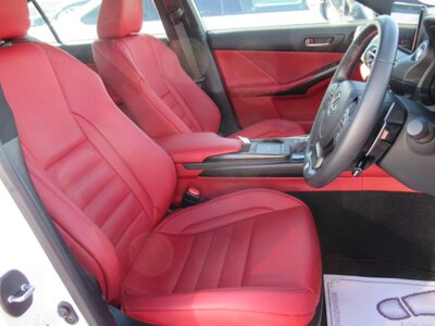 2021 Lexus IS 照片 21