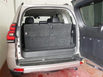2023 Toyota LAND CRUISER PRADO 照片 8
