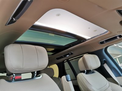 2025 LAND Rover RANGE ROVER 缩略图 3