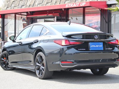 2021 Lexus ES photo 15
