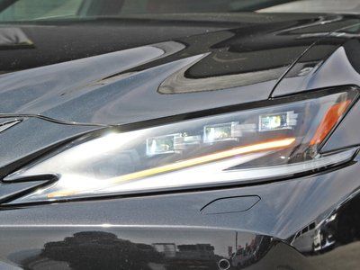 2021 Lexus ES photo 5