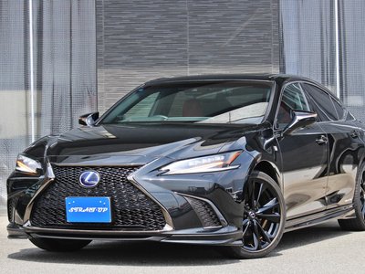 2021 Lexus ES photo 1