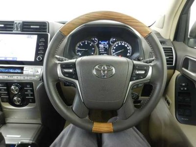 صورة 8 لـ 2023 Toyota LAND CRUISER PRADO