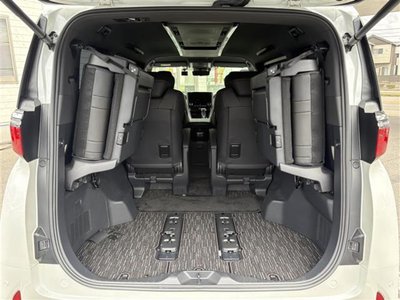 صورة 25 لـ 2023 Toyota ALPHARD