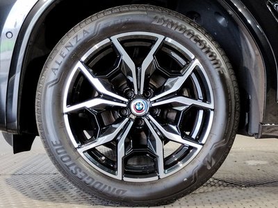 2023 BMW X4 thumbnail 22