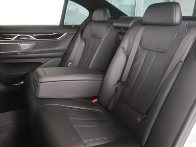 2019 BMW 7 SERIES photo 13