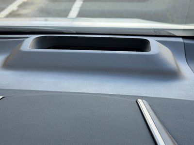 2024 Lexus LM photo 18