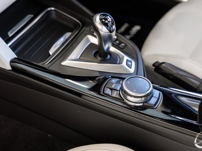 2016 BMW M3 SEDAN thumbnail 32