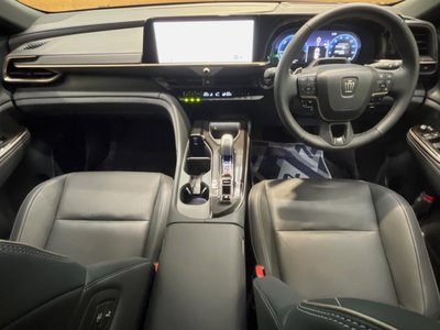 صورة 2 لـ 2025 Toyota CROWN ESTATE