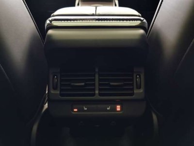 صورة 13 لـ 2025 LAND Rover RANGE ROVER EVOQUE