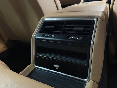 2019 Porsche PANAMERA thumbnail 33