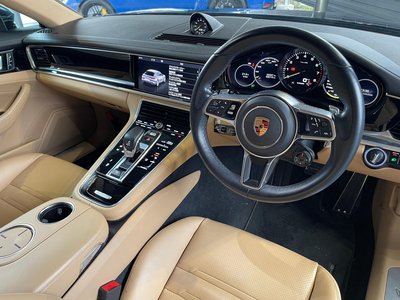 2019 Porsche PANAMERA thumbnail 20