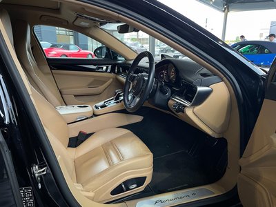 2019 Porsche PANAMERA thumbnail 17