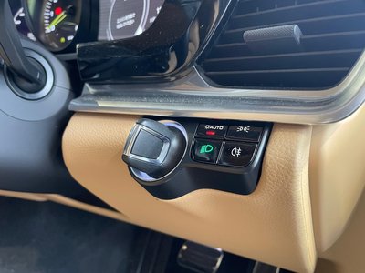 2019 Porsche PANAMERA thumbnail 21
