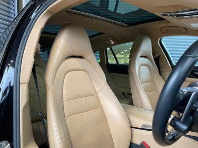 2019 Porsche PANAMERA thumbnail 19
